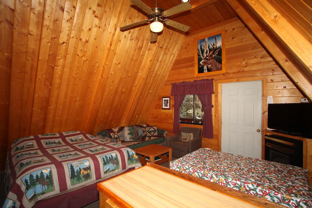 Reverse Creek Lodge ジューンレイク エクステリア 写真