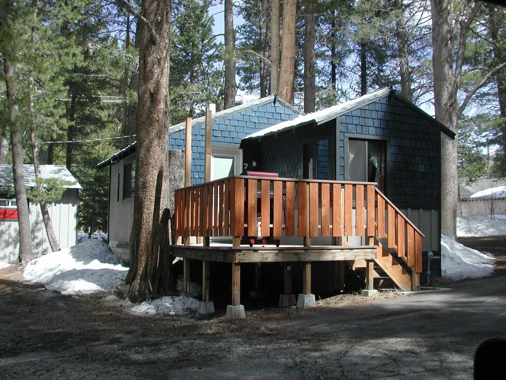 Reverse Creek Lodge ジューンレイク エクステリア 写真