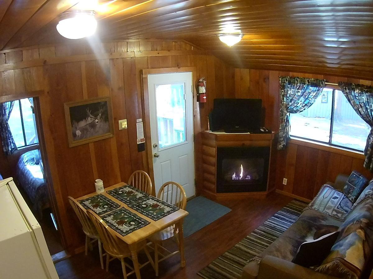 Reverse Creek Lodge ジューンレイク エクステリア 写真