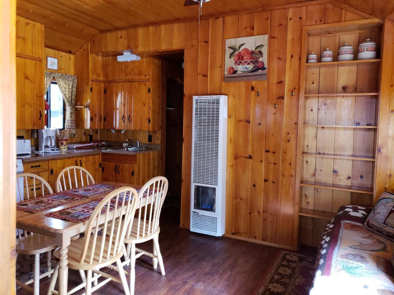 Reverse Creek Lodge ジューンレイク エクステリア 写真