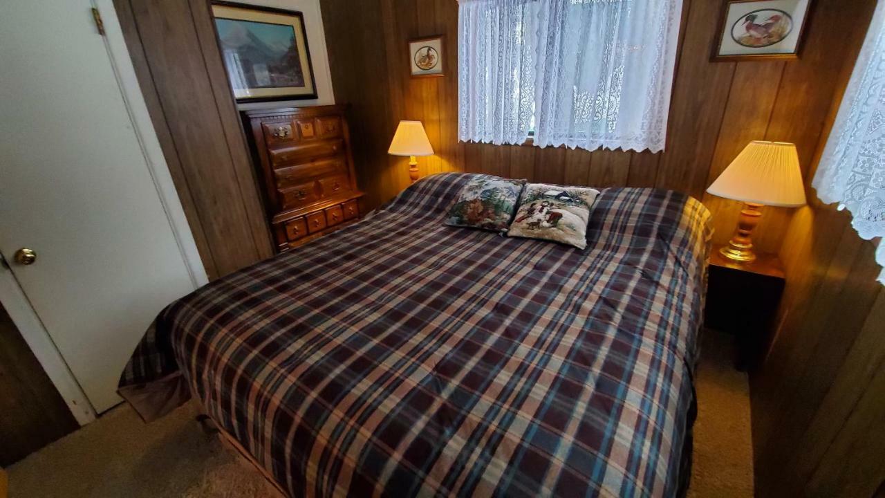 Reverse Creek Lodge ジューンレイク 部屋 写真