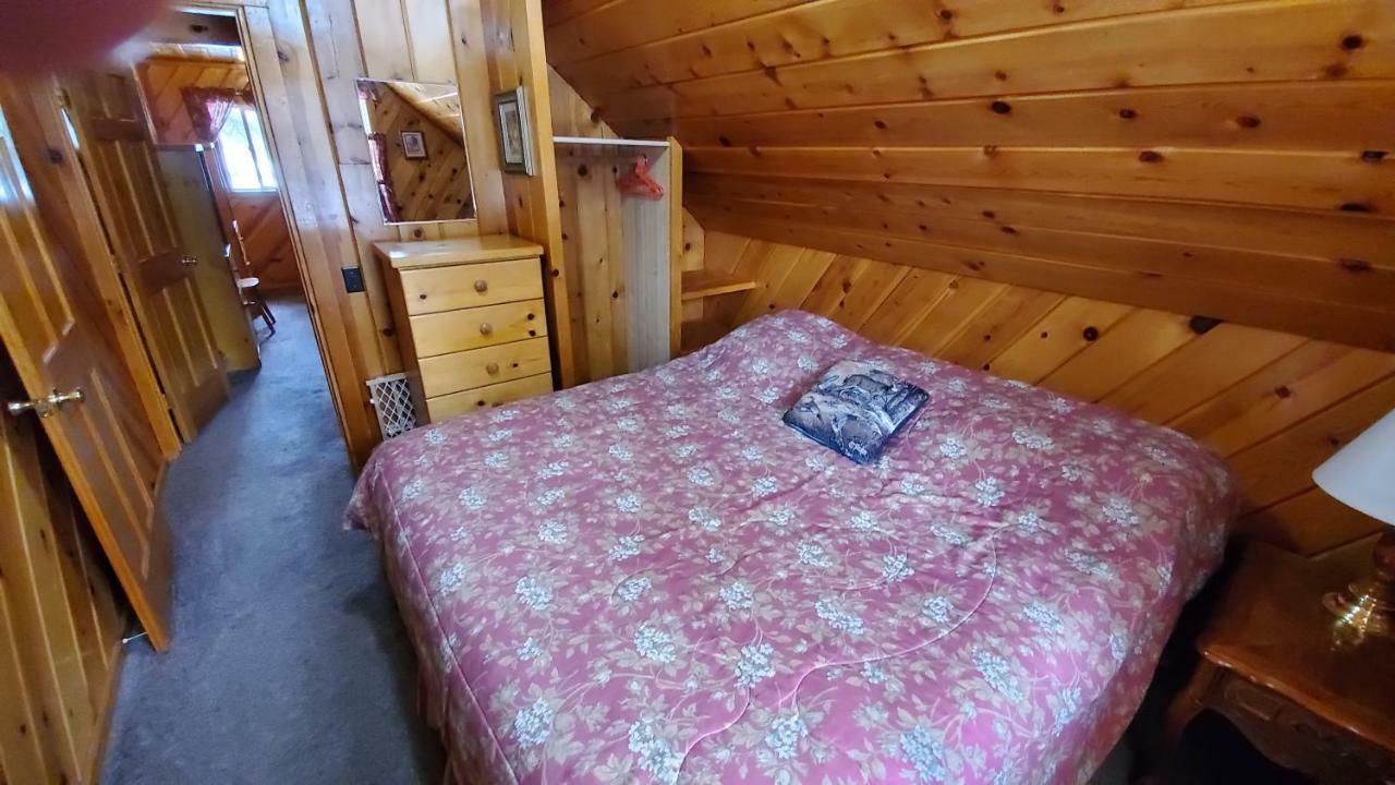 Reverse Creek Lodge ジューンレイク 部屋 写真