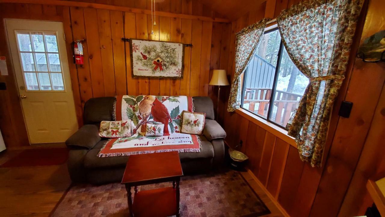 Reverse Creek Lodge ジューンレイク 部屋 写真