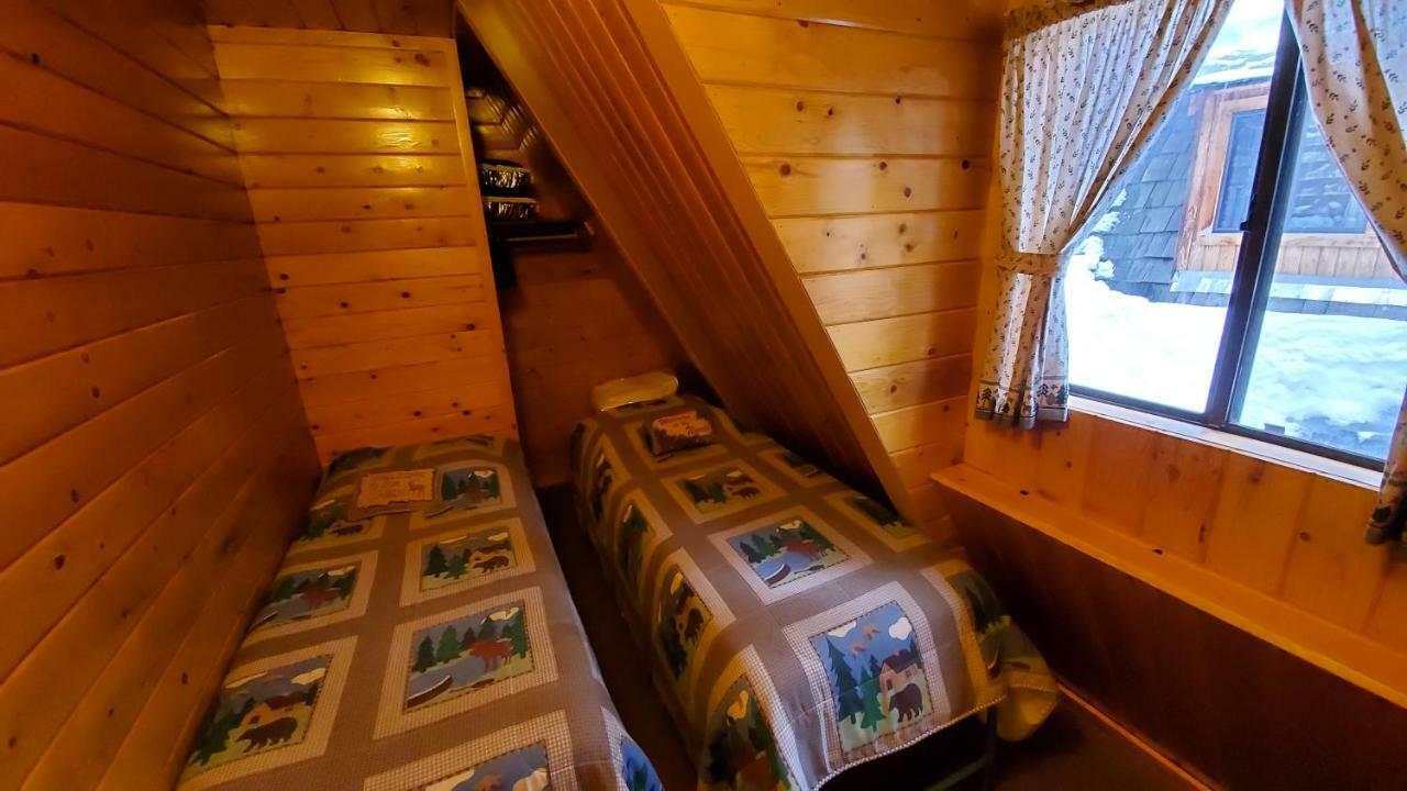 Reverse Creek Lodge ジューンレイク 部屋 写真