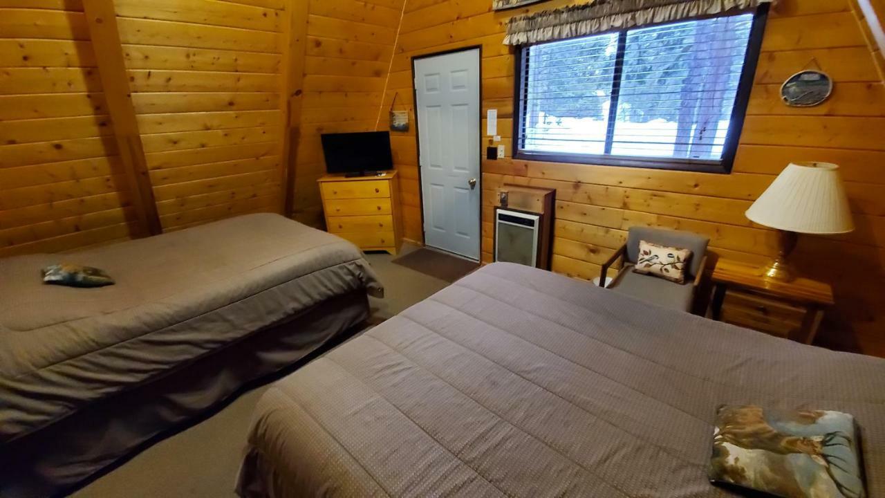 Reverse Creek Lodge ジューンレイク 部屋 写真