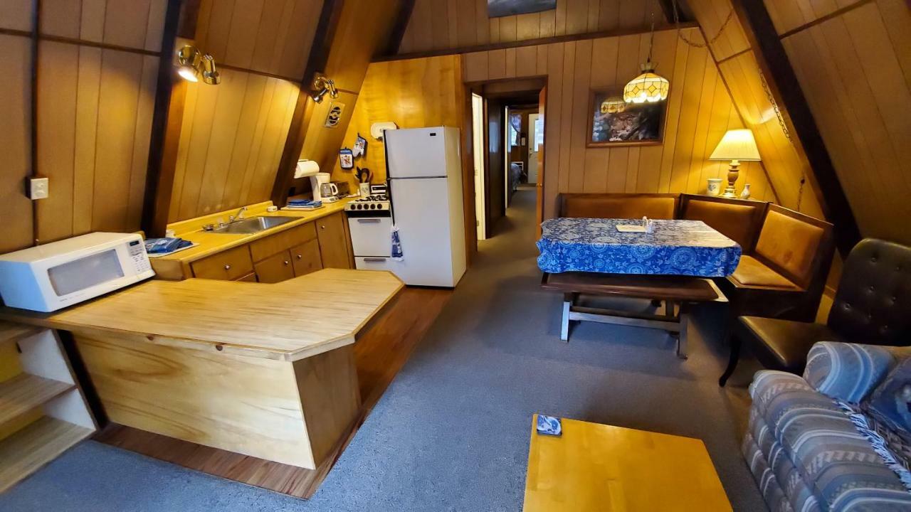 Reverse Creek Lodge ジューンレイク エクステリア 写真