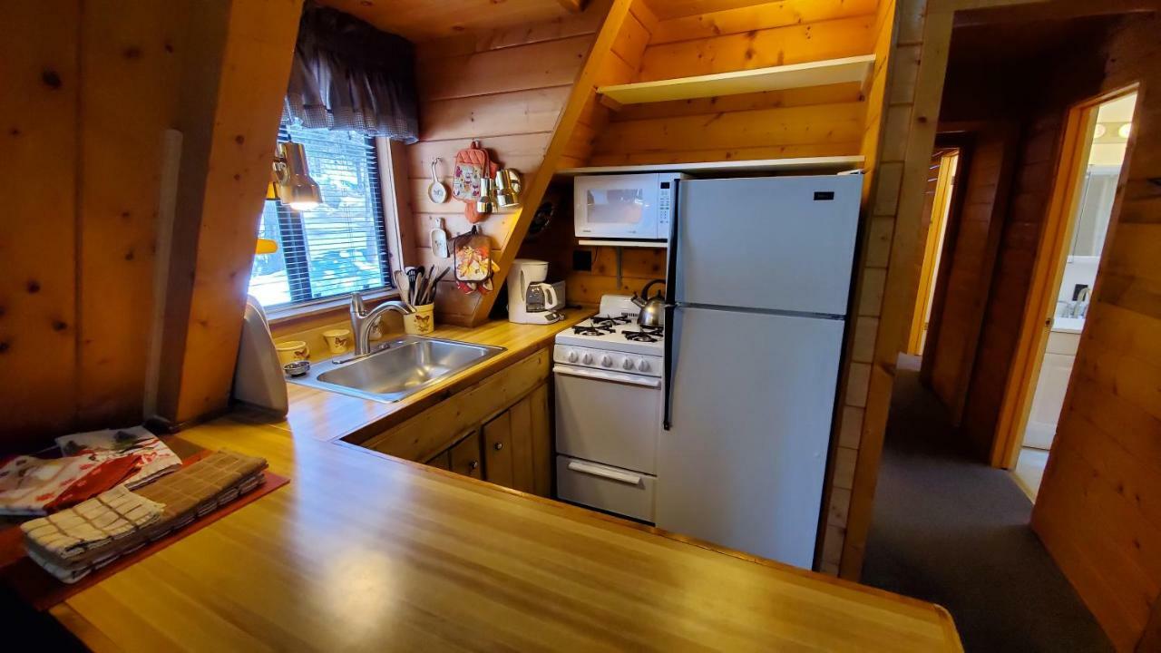 Reverse Creek Lodge ジューンレイク 部屋 写真
