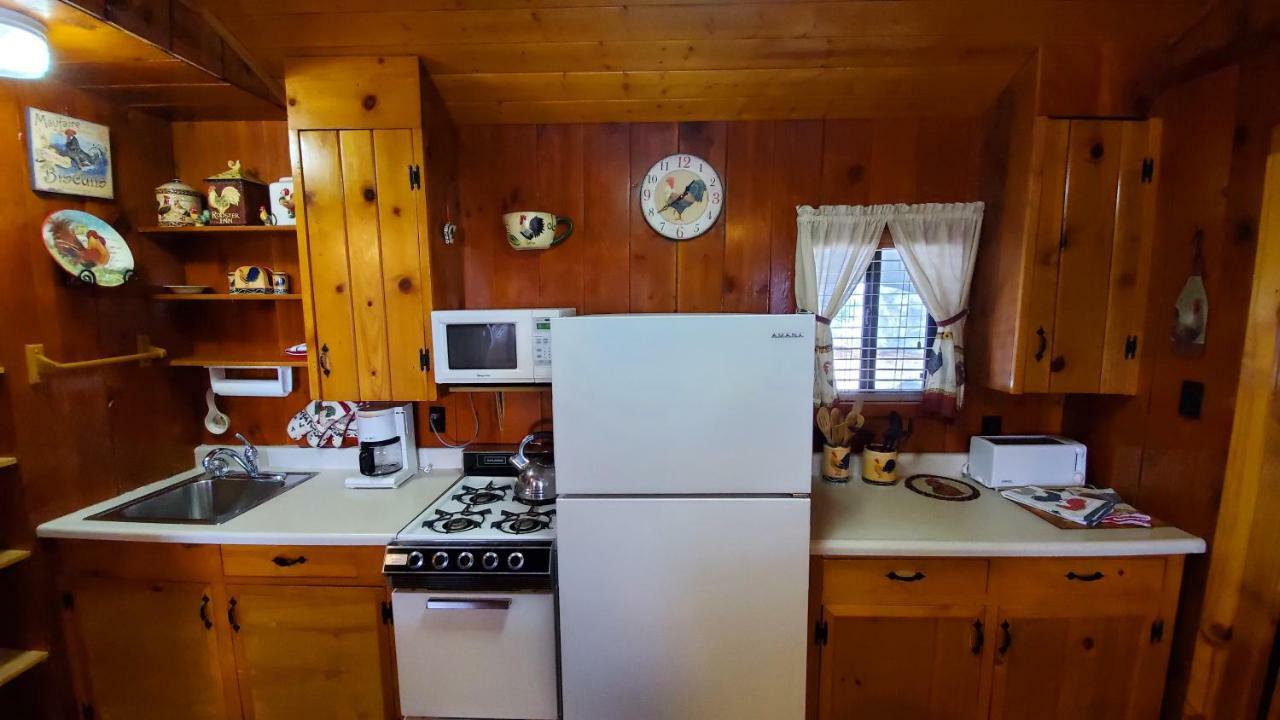 Reverse Creek Lodge ジューンレイク 部屋 写真