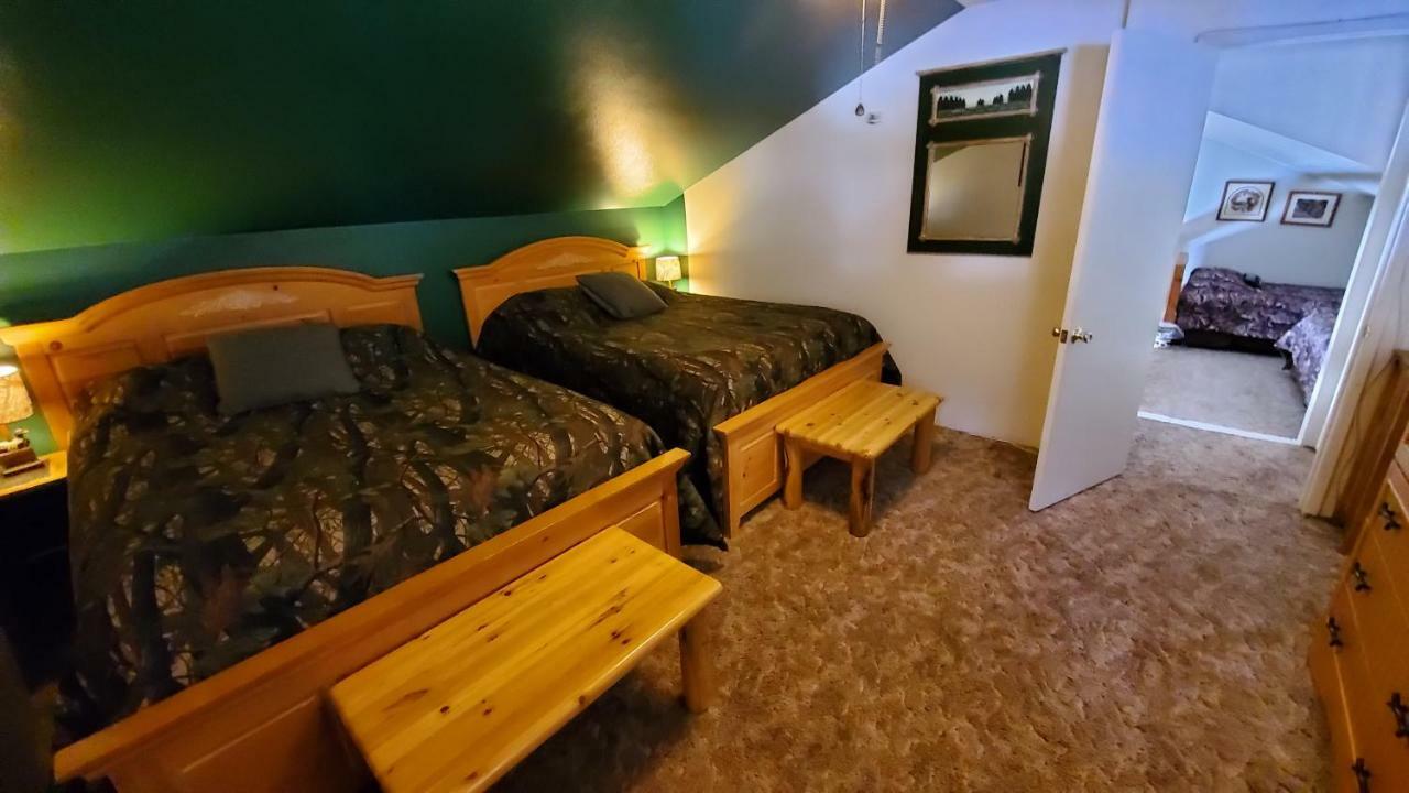 Reverse Creek Lodge ジューンレイク 部屋 写真