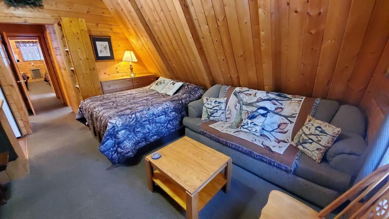 Reverse Creek Lodge ジューンレイク 部屋 写真