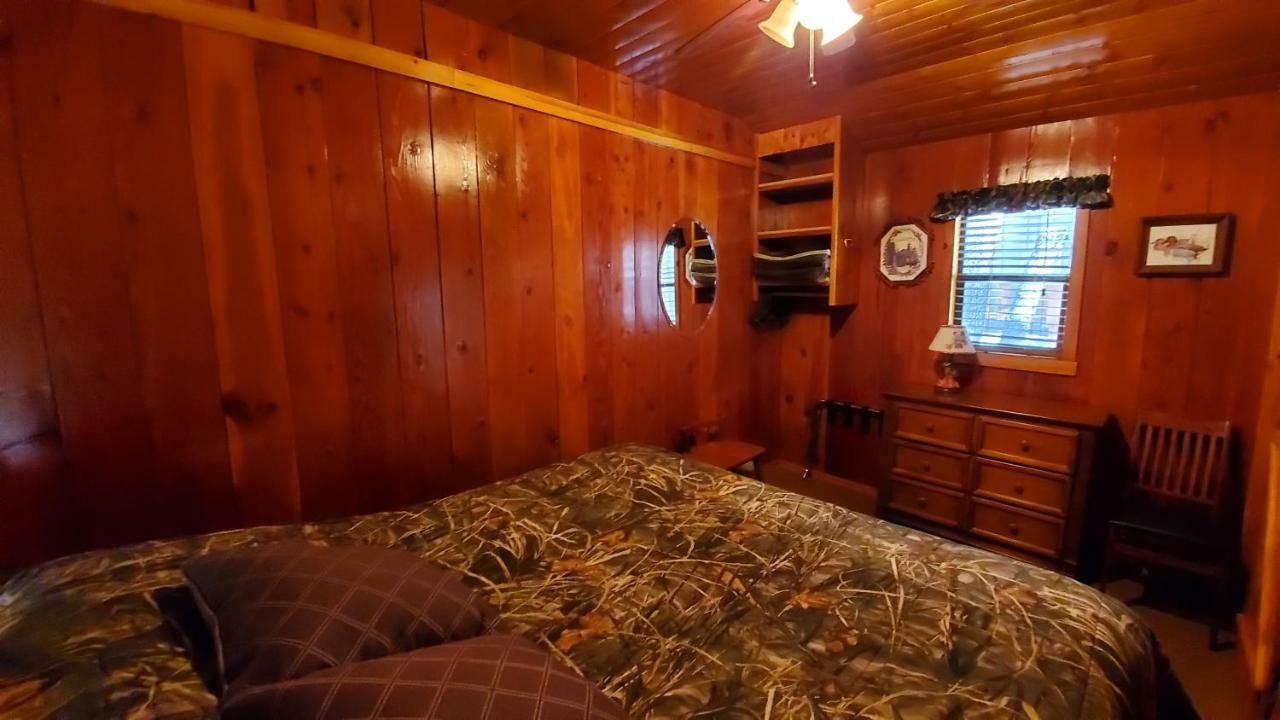 Reverse Creek Lodge ジューンレイク 部屋 写真