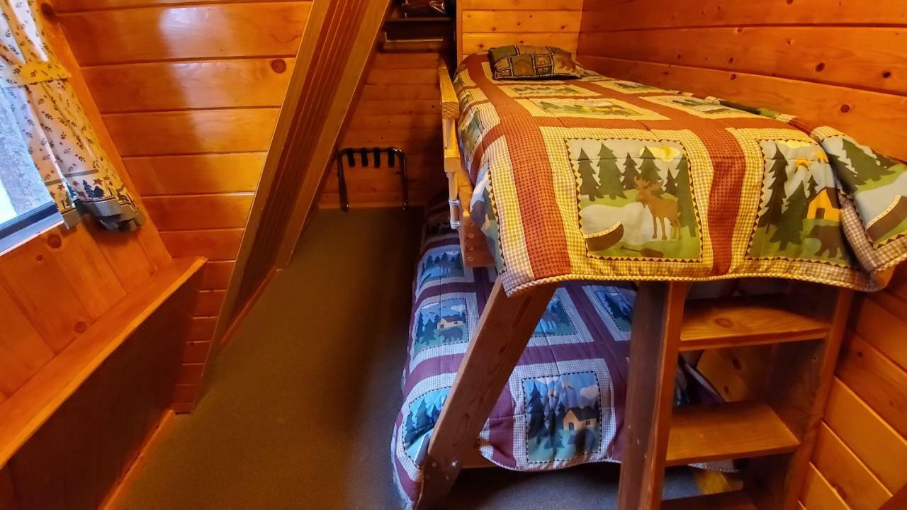 Reverse Creek Lodge ジューンレイク 部屋 写真