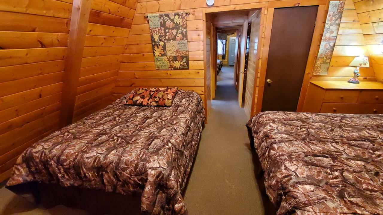 Reverse Creek Lodge ジューンレイク 部屋 写真